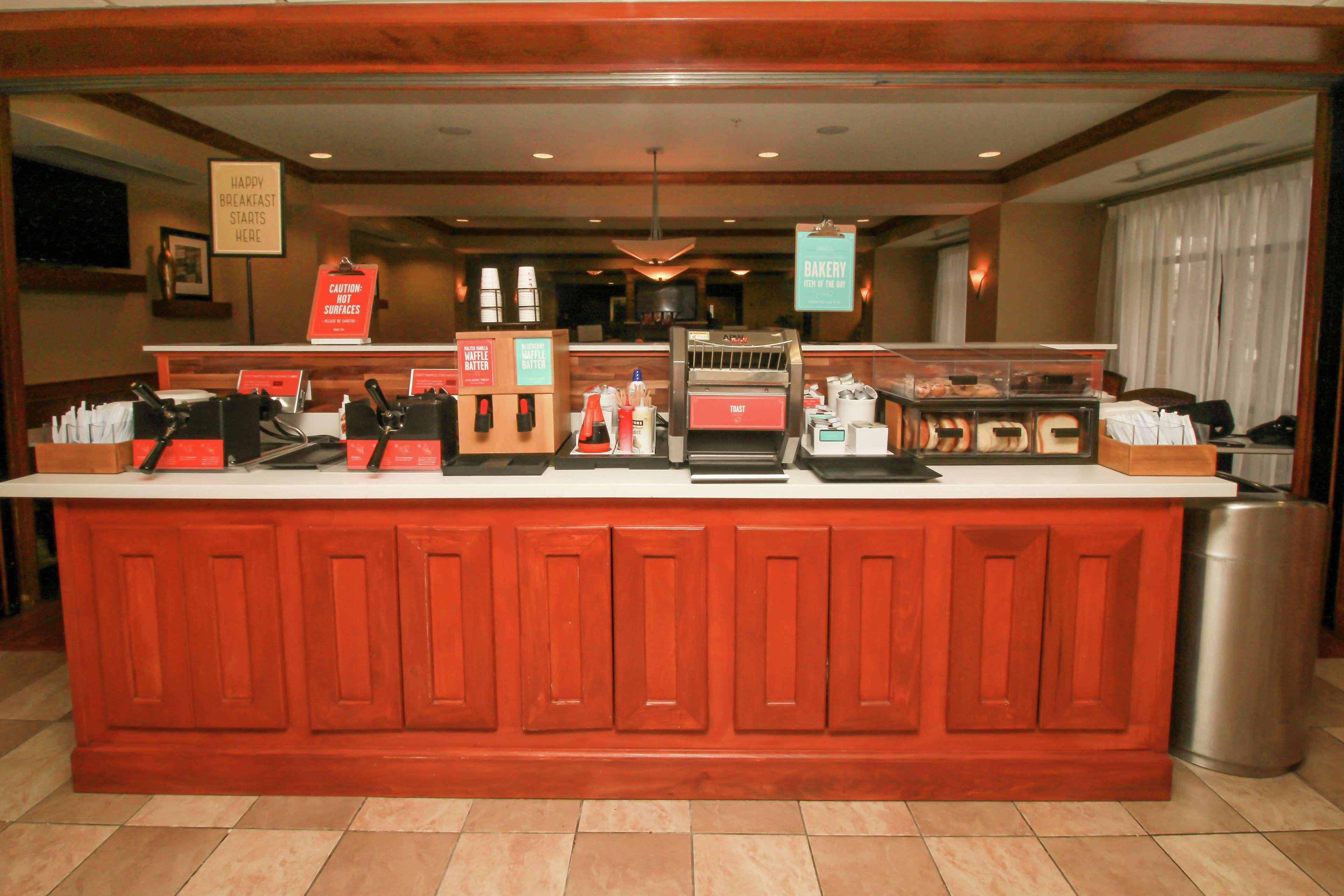Hampton Inn Commerce/Novi Kültér fotó