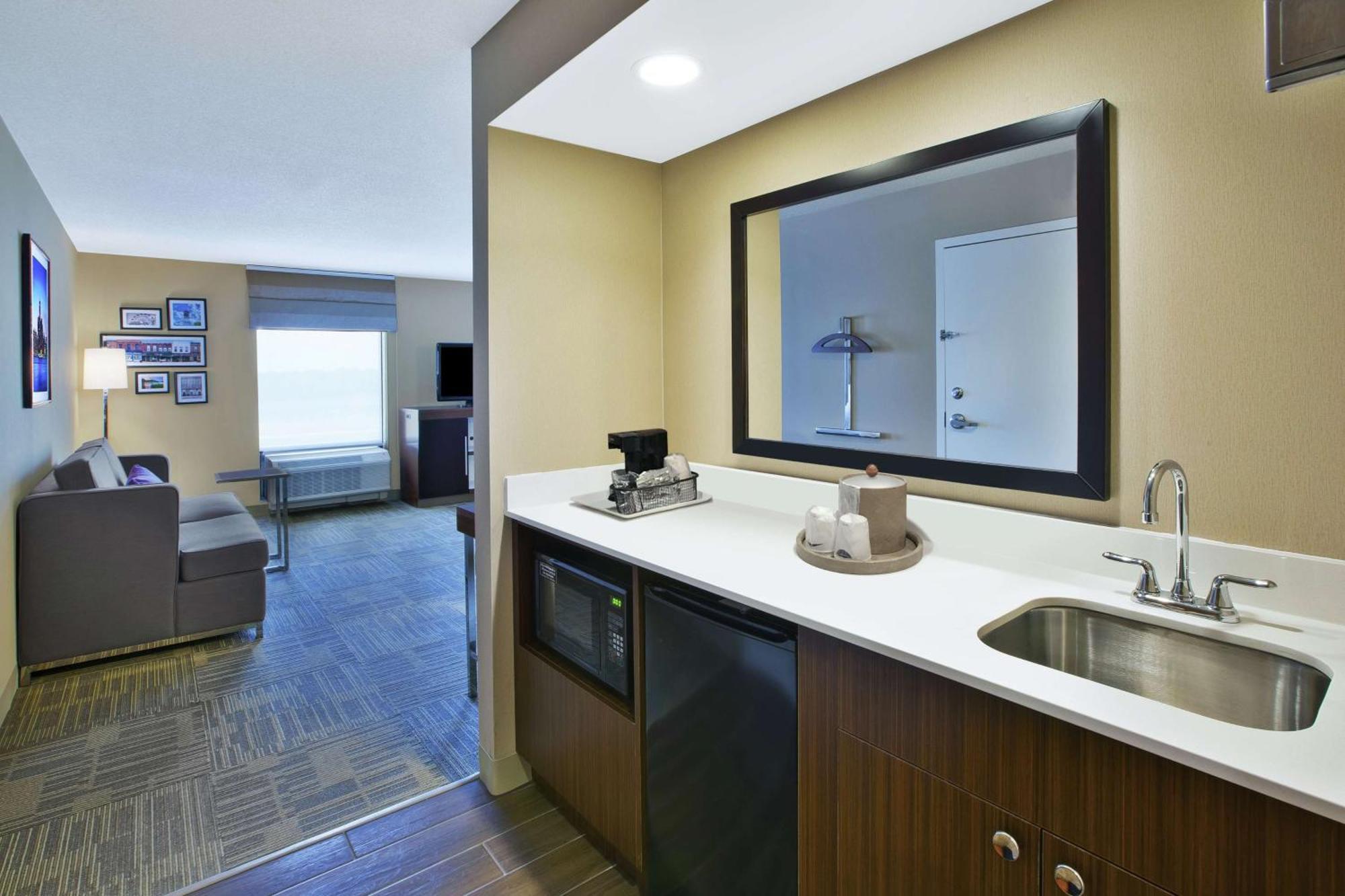 Hampton Inn Commerce/Novi Kültér fotó