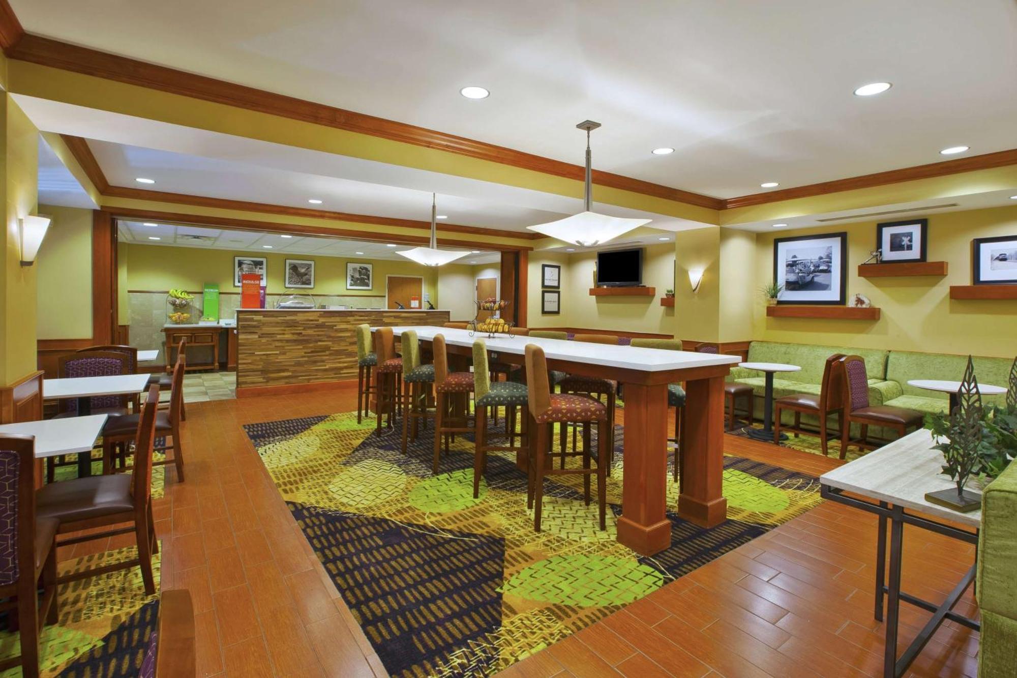 Hampton Inn Commerce/Novi Kültér fotó