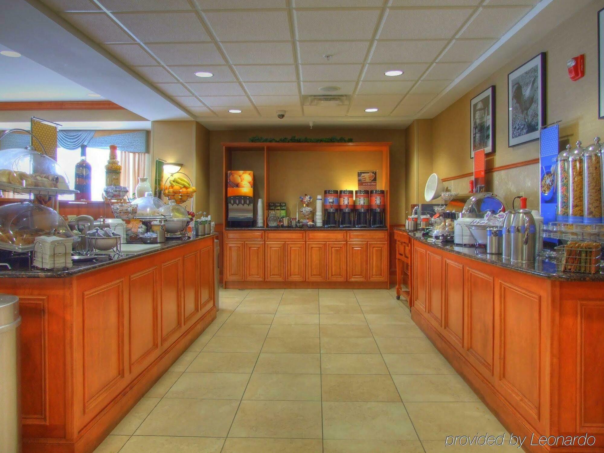 Hampton Inn Commerce/Novi Étterem fotó